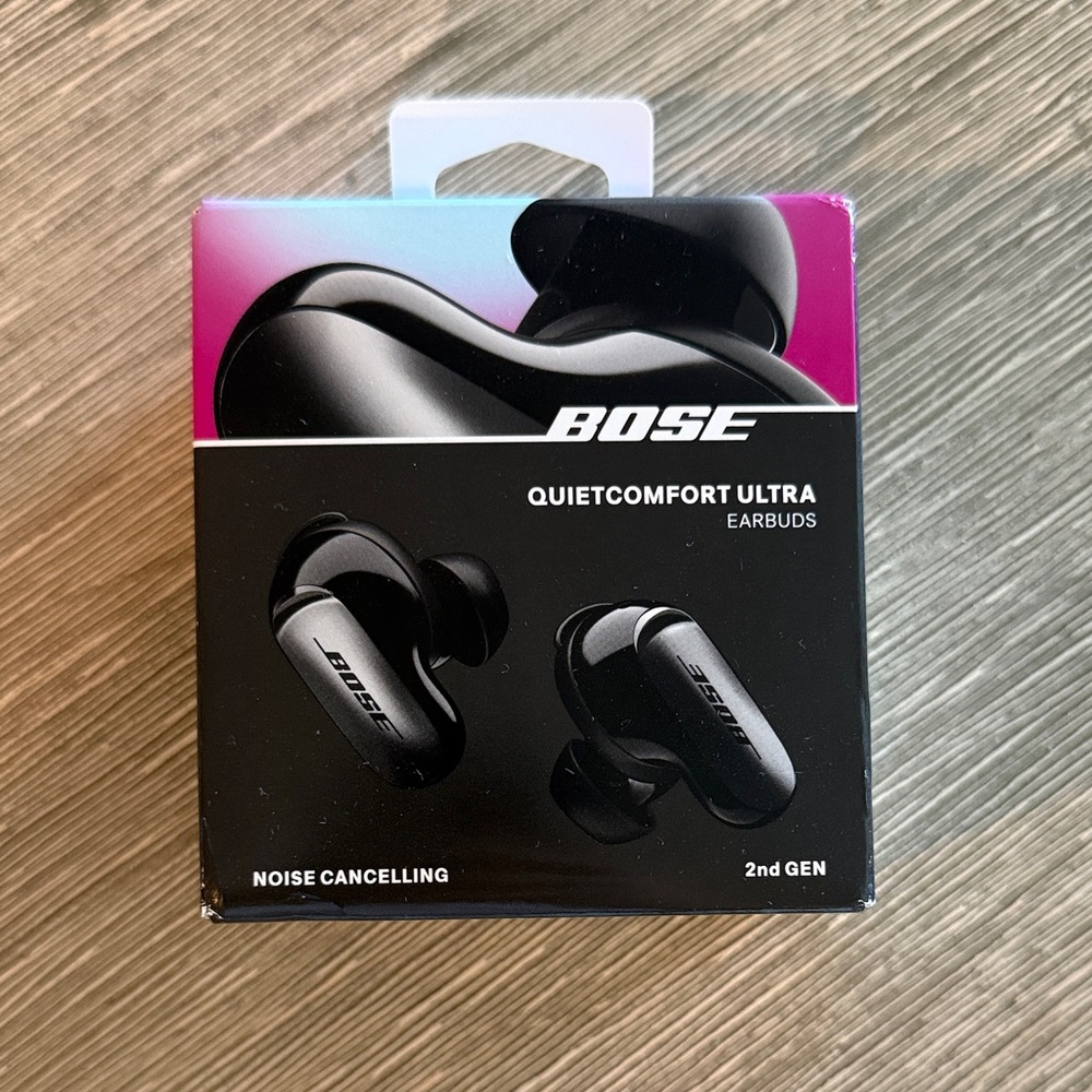 Bose QuietComfort Ultra Earbuds — Black with Gradient Accent